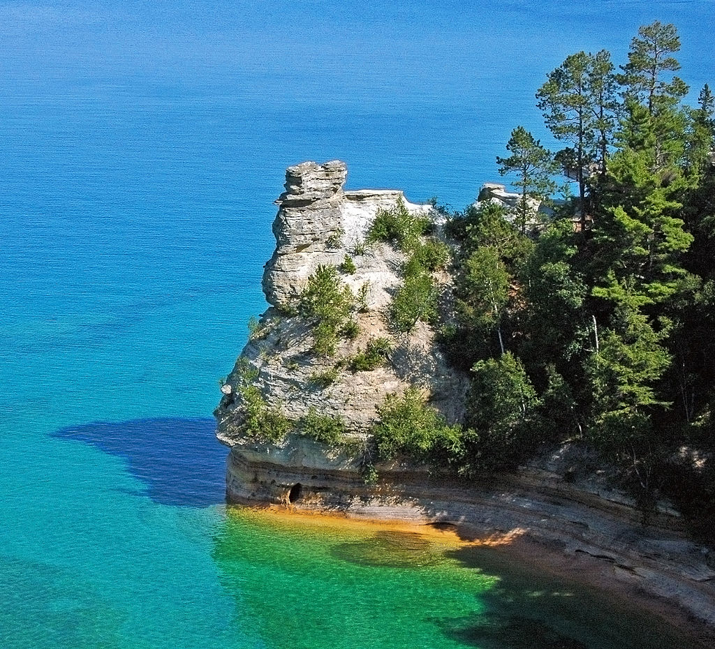 Miners_Castle_Pictured_Rocks_National_Lakeshore.jpg